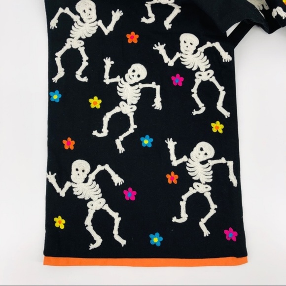 NWT Fall Halloween Embroidered Skeleton Black Table Runner - Picture 3 of 8